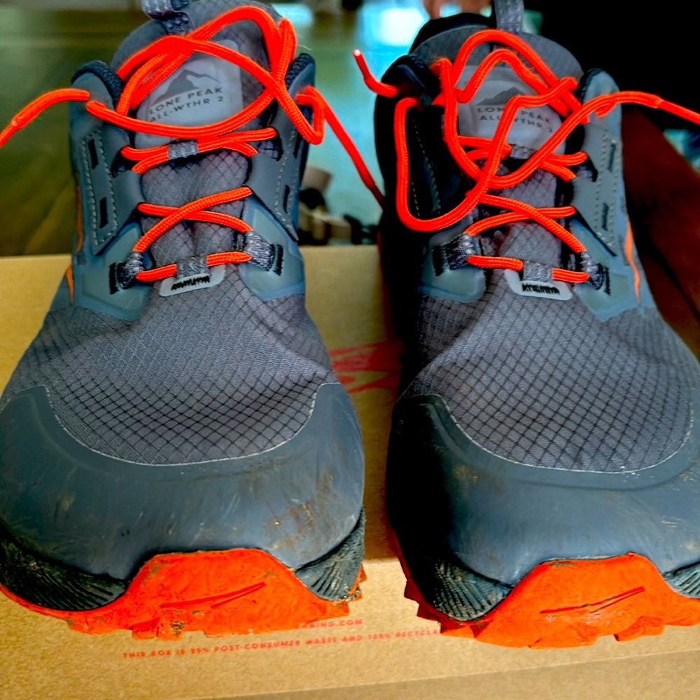 Altra Lone Peak 8 trail runners all weather size 11